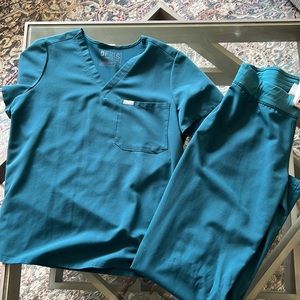 Figs scrub set size medium